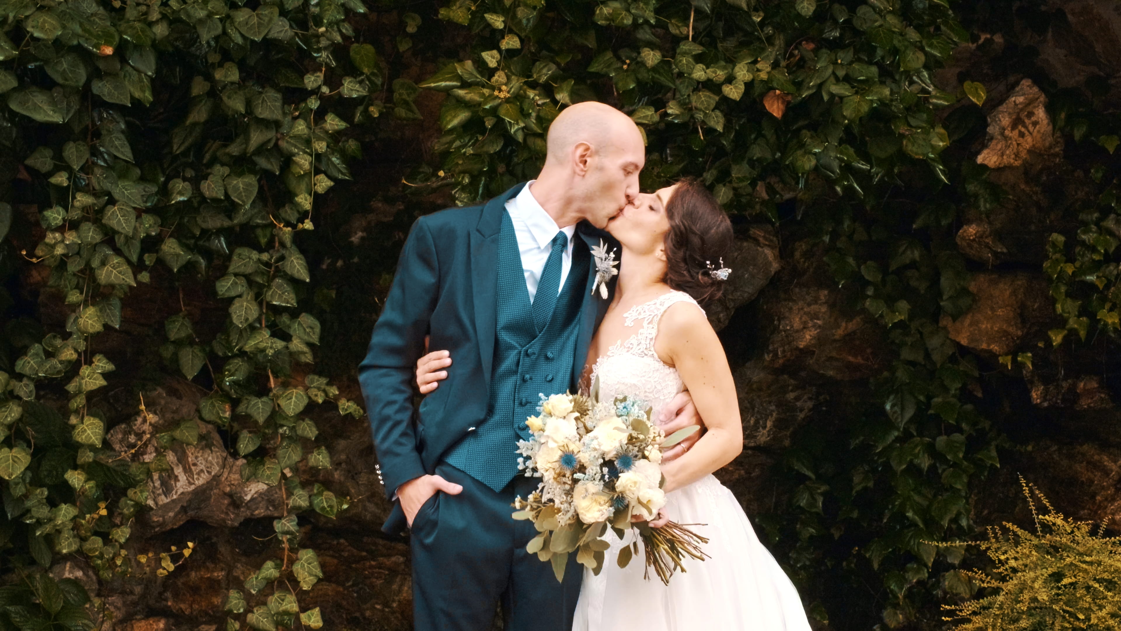 Sposi — Bacio sul lago